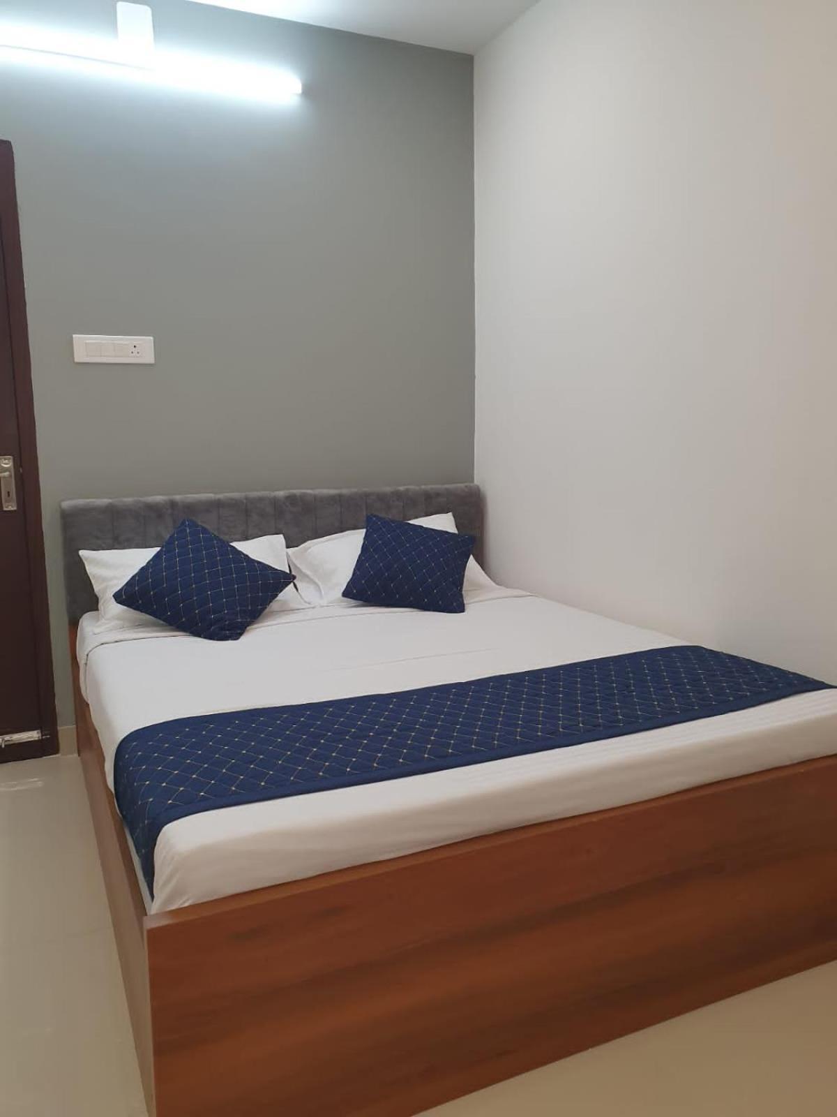 Lavender Arcade Apartment Kochi Екстериор снимка